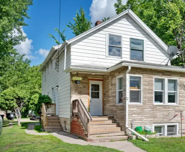 909 University Dr
